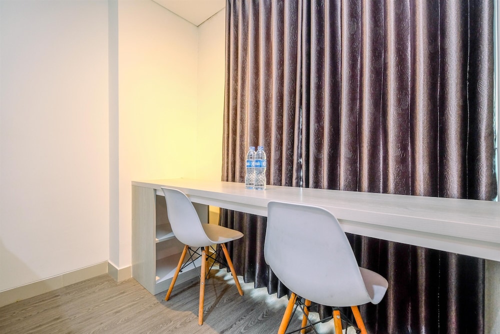 Homey And Restful Studio Lrt City Bekasi Apartment