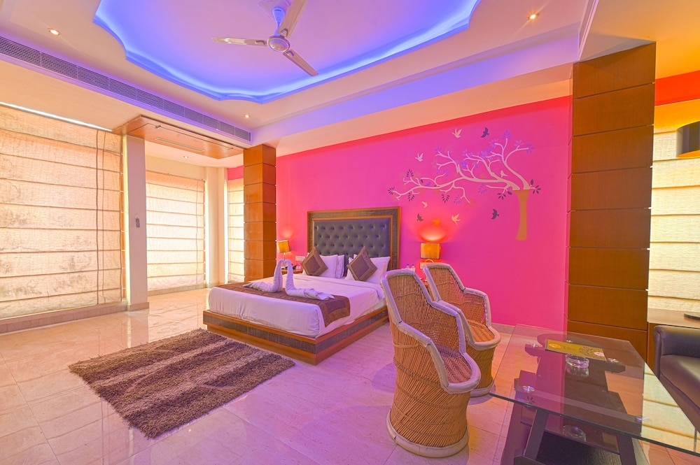 The Byke Grassfield Resort With Outdoor Pool, Shyam Nagar
