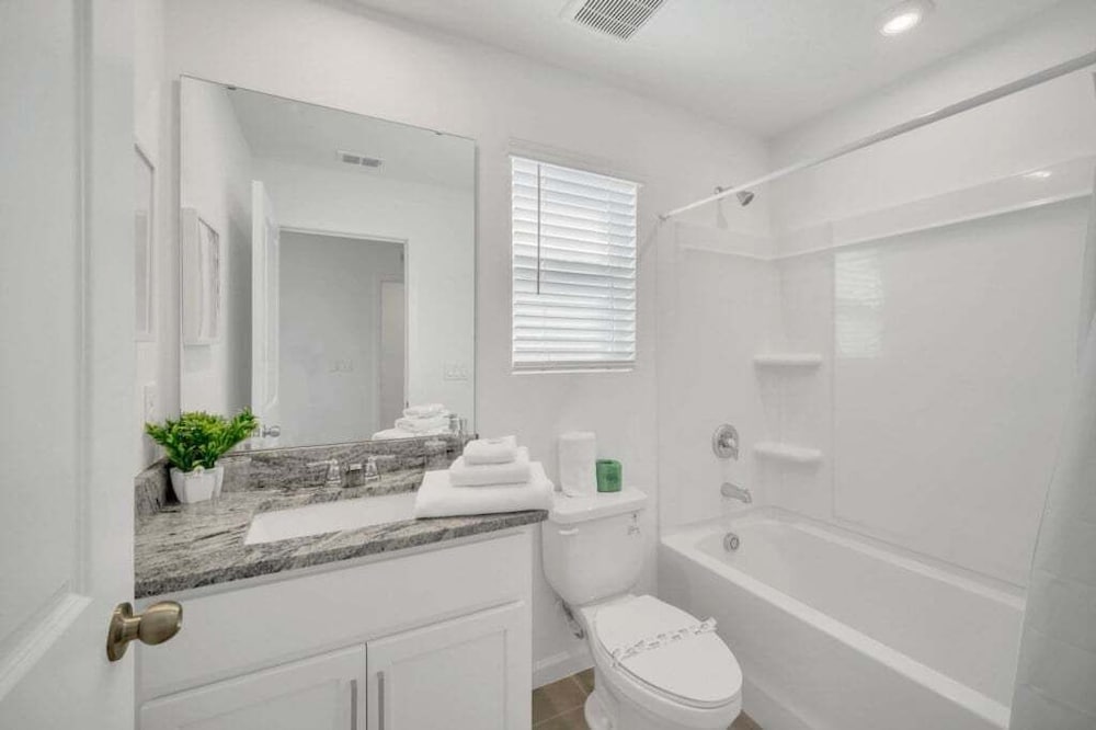 Private Pool, Spa, Movie Theater Room For Family! 7 Bedroom Villa