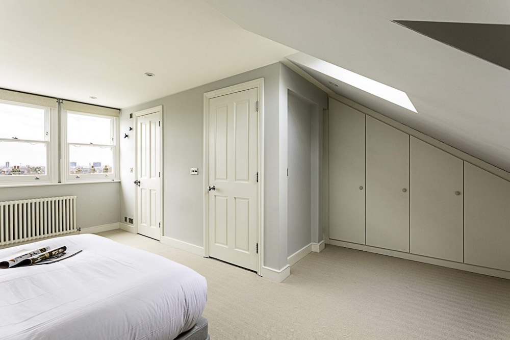 Bermondsey Bliss: Views, Comfort, and City Access!