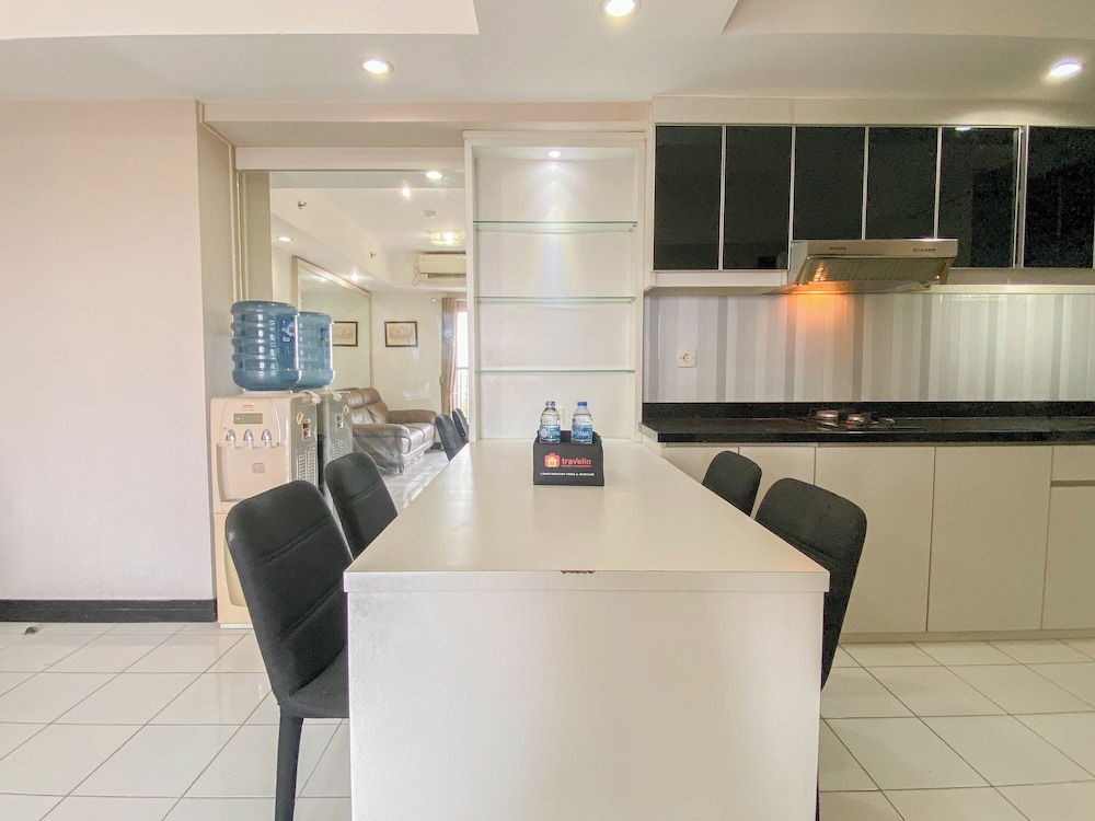 Best Location And Cozy 2Br At The Wave Kuningan Apartment