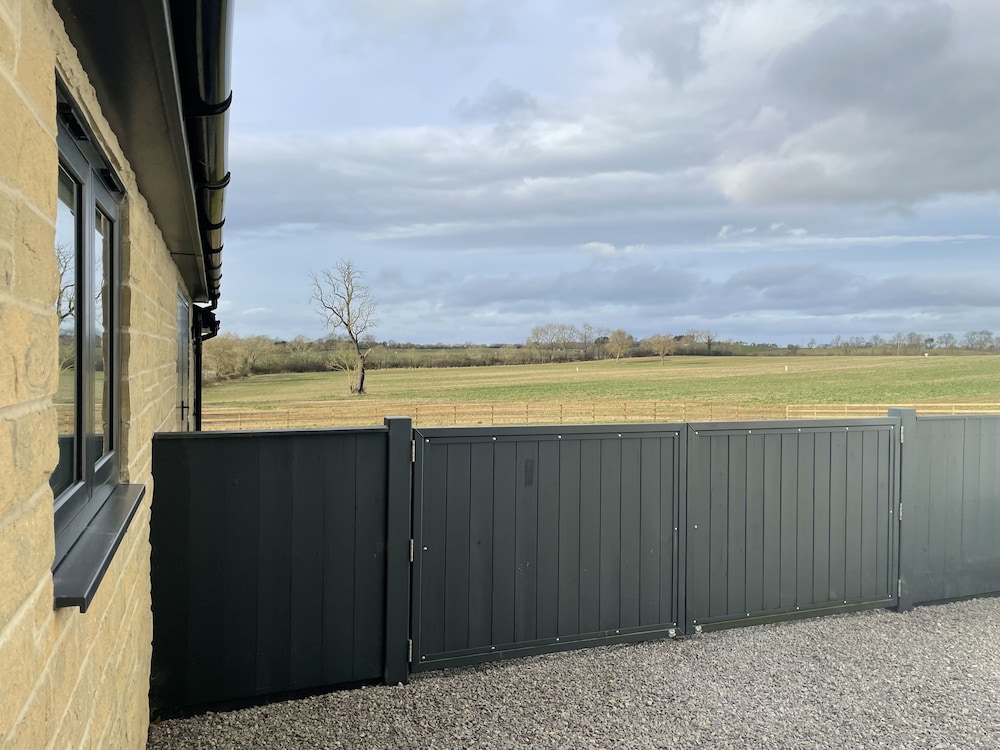 Dragonstone Lodge