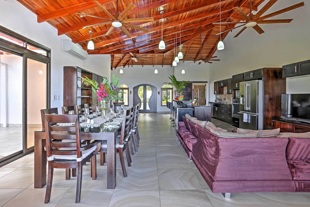 Stunning Casa de la Roca House w/ Infinity Pool!