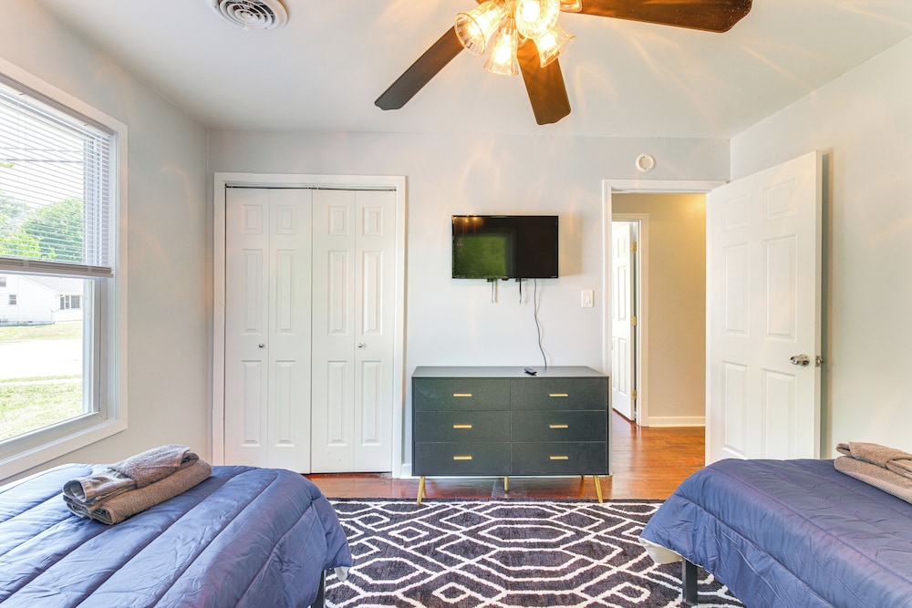 3 Mi to Historic Dtwn: Hopewell Home w/ Yard