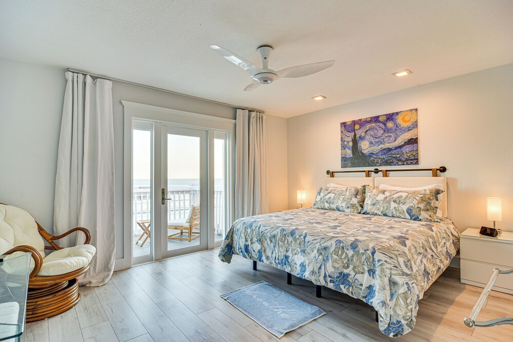 Bayfront St Petersburg Retreat 4 Mi to Downtown!