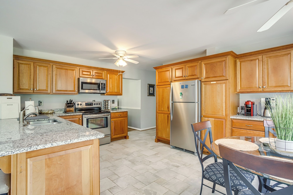 Waterfront Home w/ Hot Tub in Bozman Village!