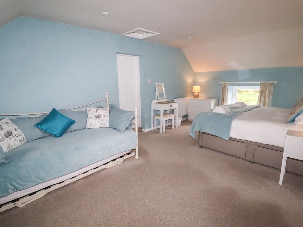 Lee House Cottage view 5