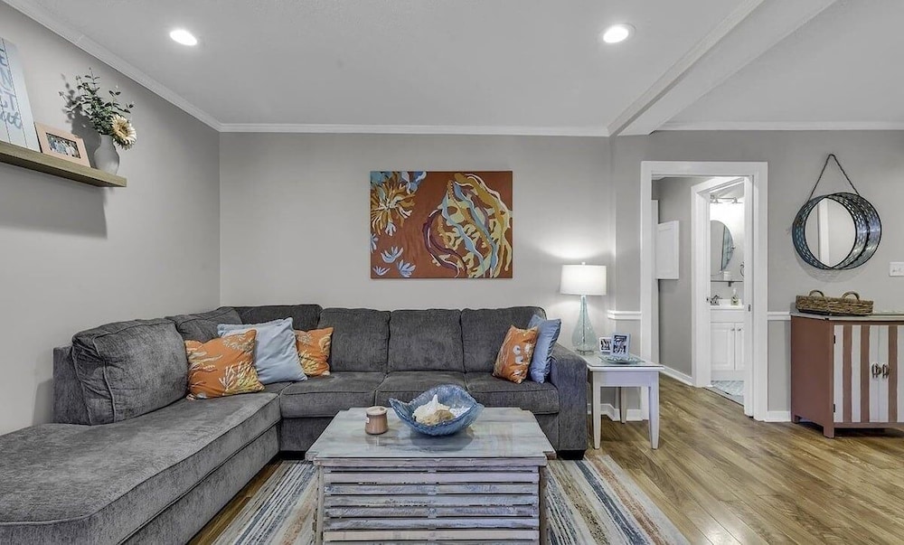 Ocean Bridge 27b 2 Bedroom Condo