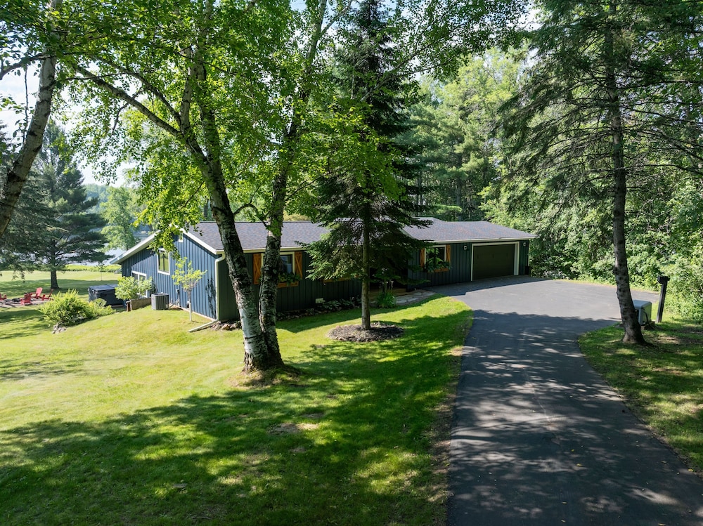 The Namakagon Lakehouse 4 Bedroom Home