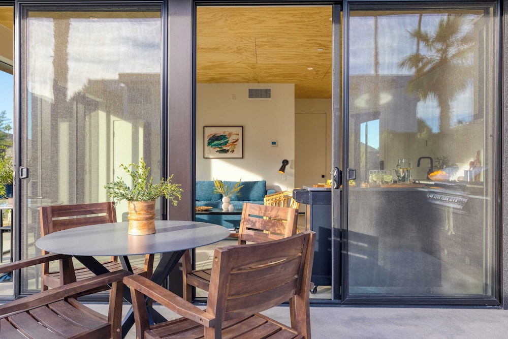Blackhaus B : 4 Bedroom Suite by Avantstay 4-rooms