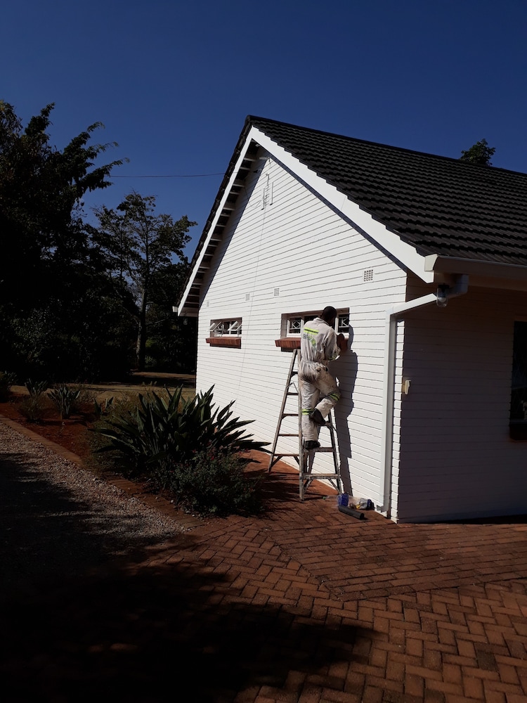2 Bedroom Executive & Holiday Suburban Home