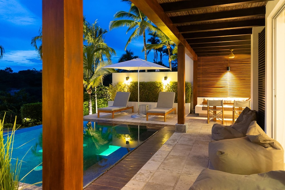 The Surf-point Condo by Acomodo Riomar