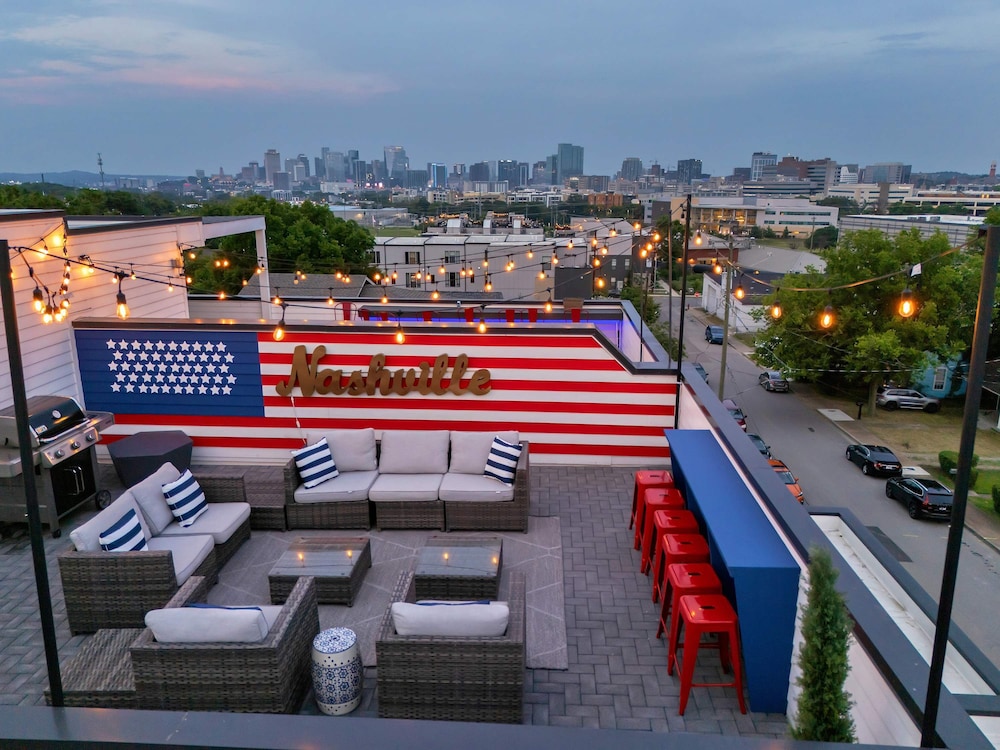 Rooftop Deck Shuffleboard BBQ Near Downtown