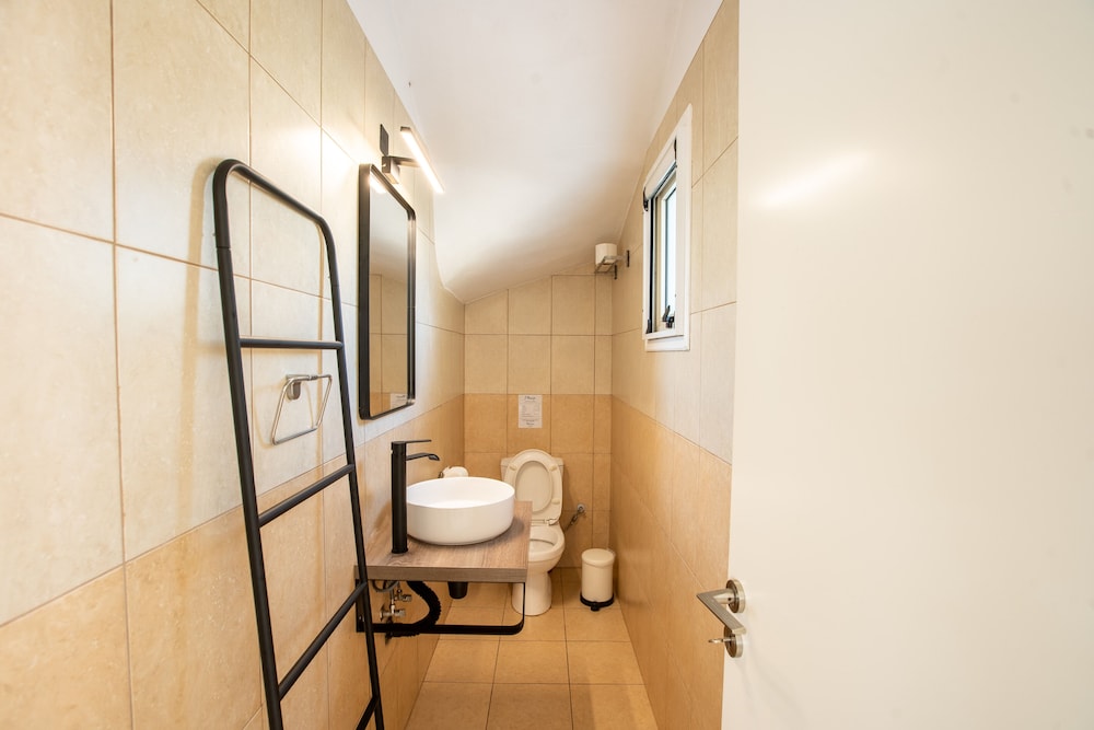 Phaedrus Living Luxury Villa Oceania