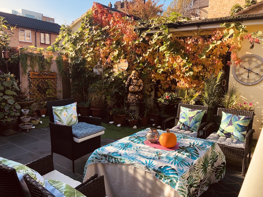 outdoor bbq area