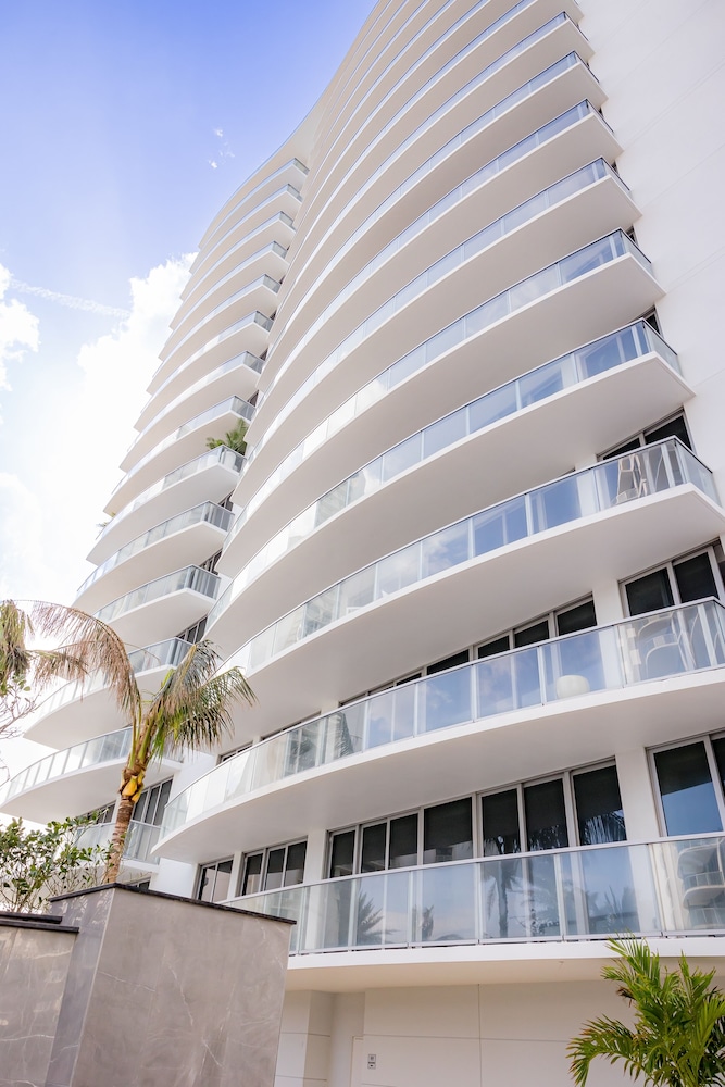 Private Condos at Amrit Ocean Resort