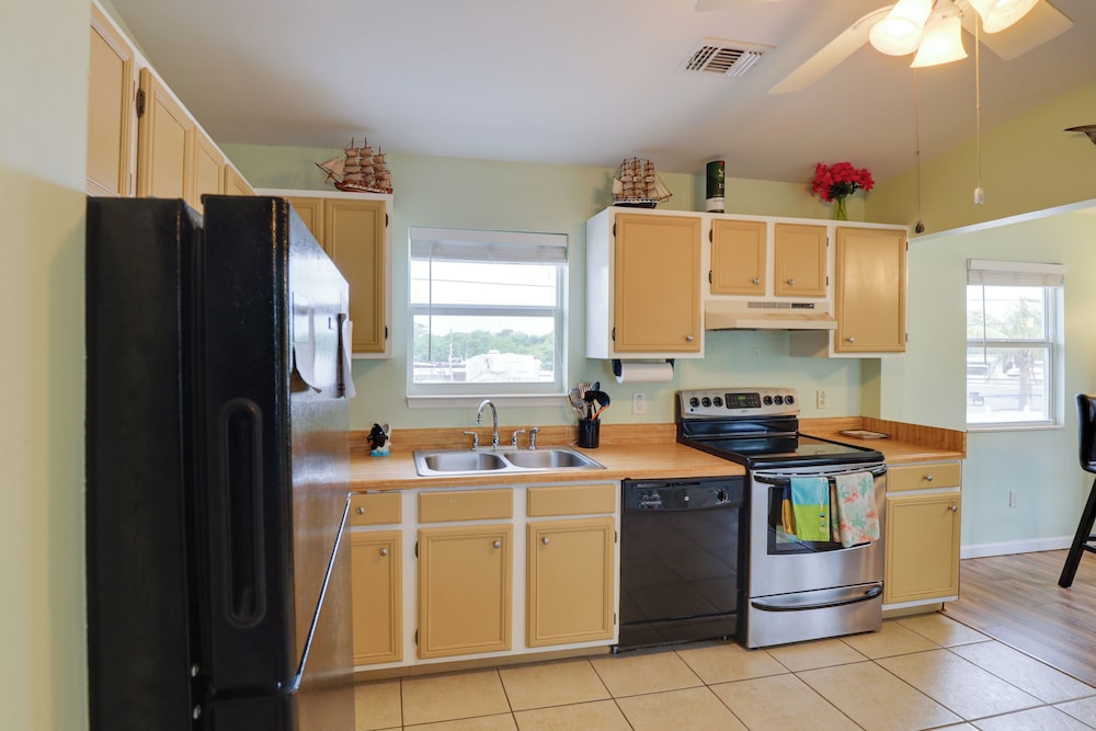Canal-front Florida Keys Home w/ Private Dock