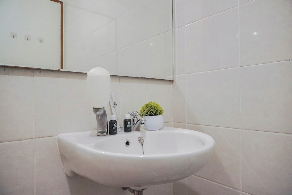Spacious And Comfortable 2Br At Green Bay Condominium Apartment