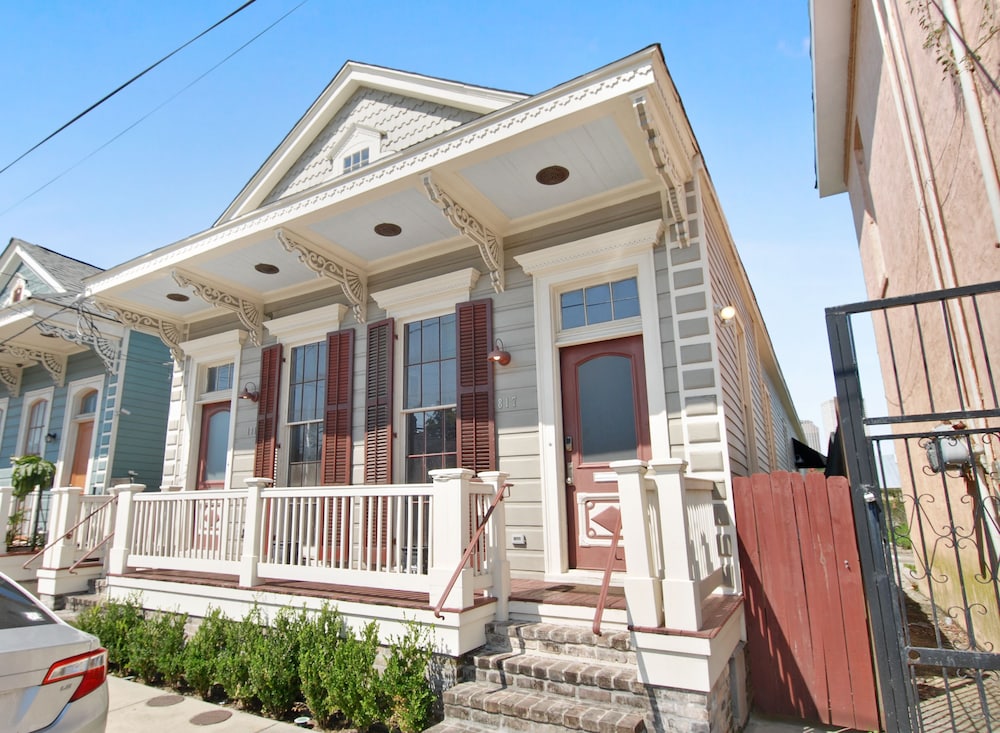 Modern 1-BD Near French Quarter | Walk to Superdome - Image 1