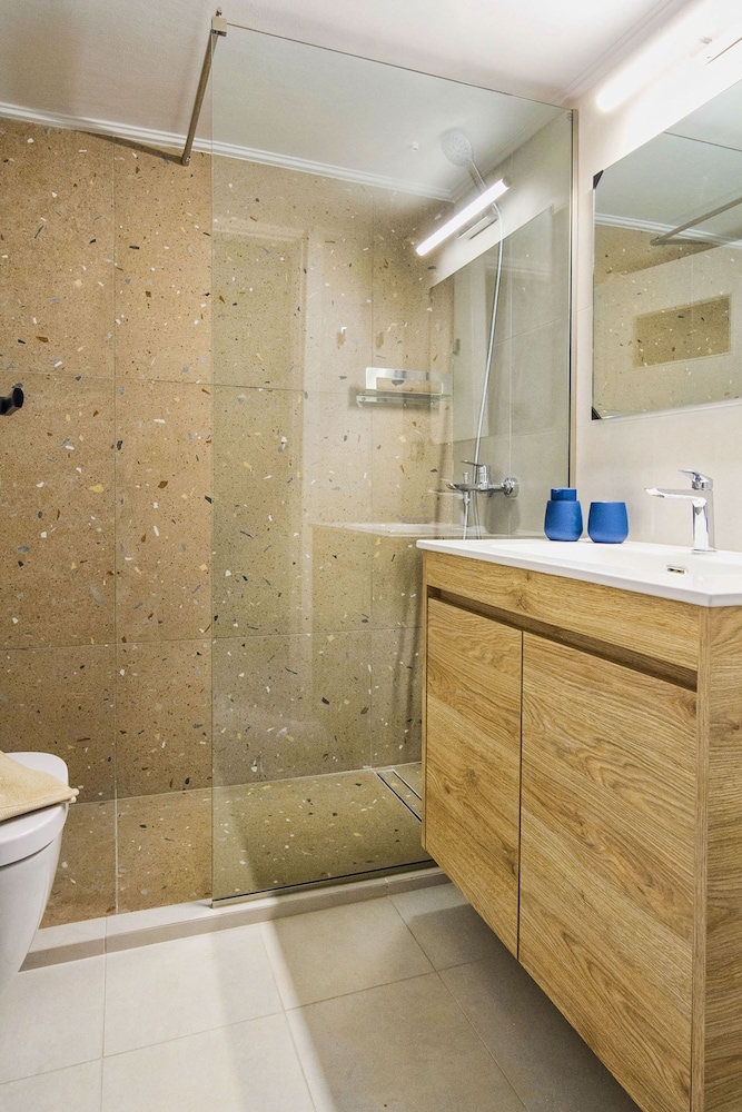 Acropolis Luxury Retreat