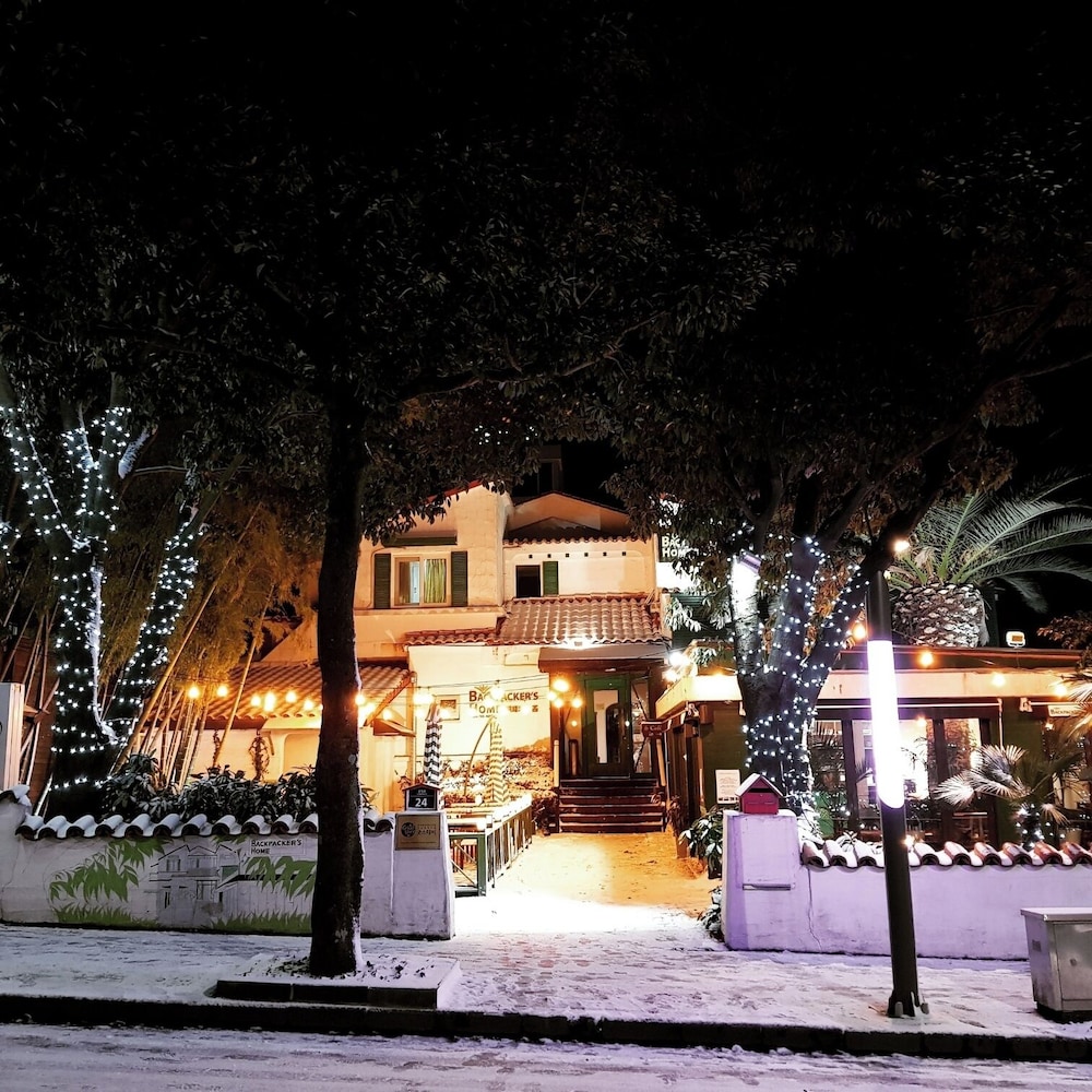 Backpacker's Home 38
