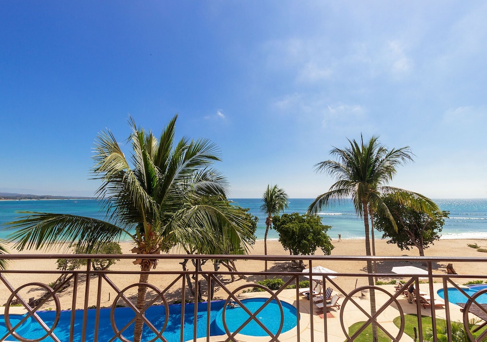 Calm and Cosy 4 Bedroom Condo - Property Image 4