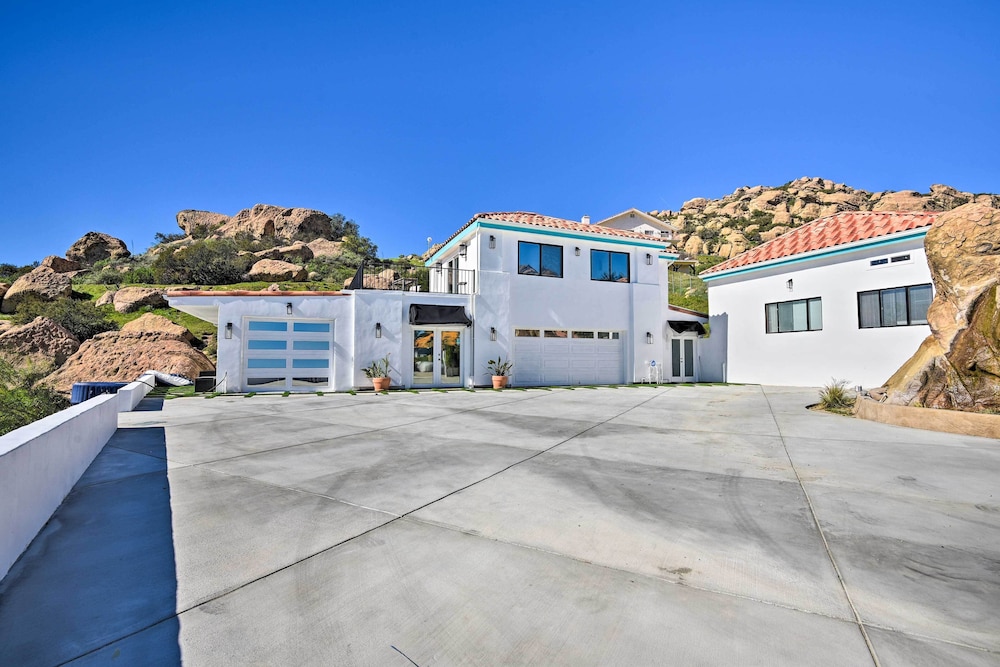 Chatsworth Studio w/ Mountain Views! - Property Image 7