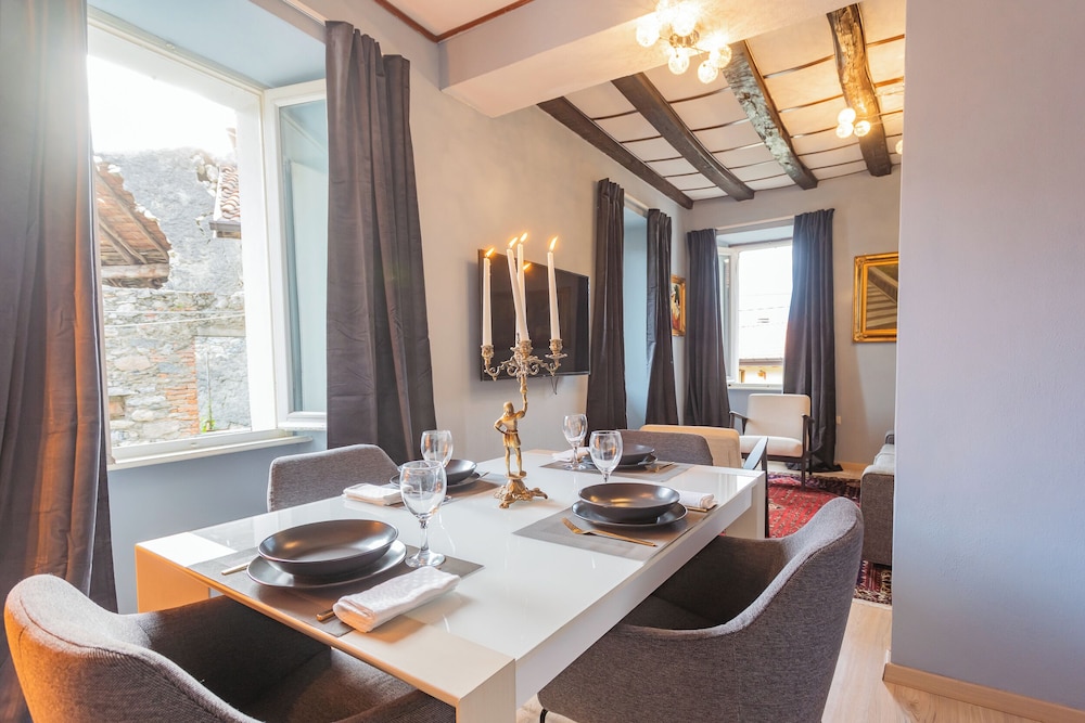 Villetta Panebianco Home in Castagna 11 by Rent all Como