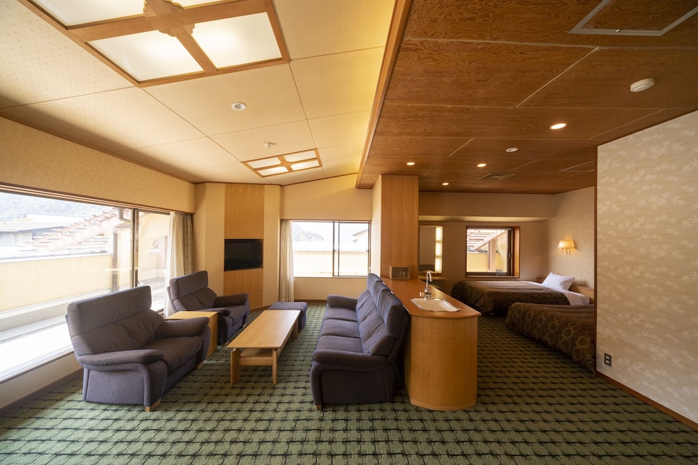 Hotel Miyarikyu