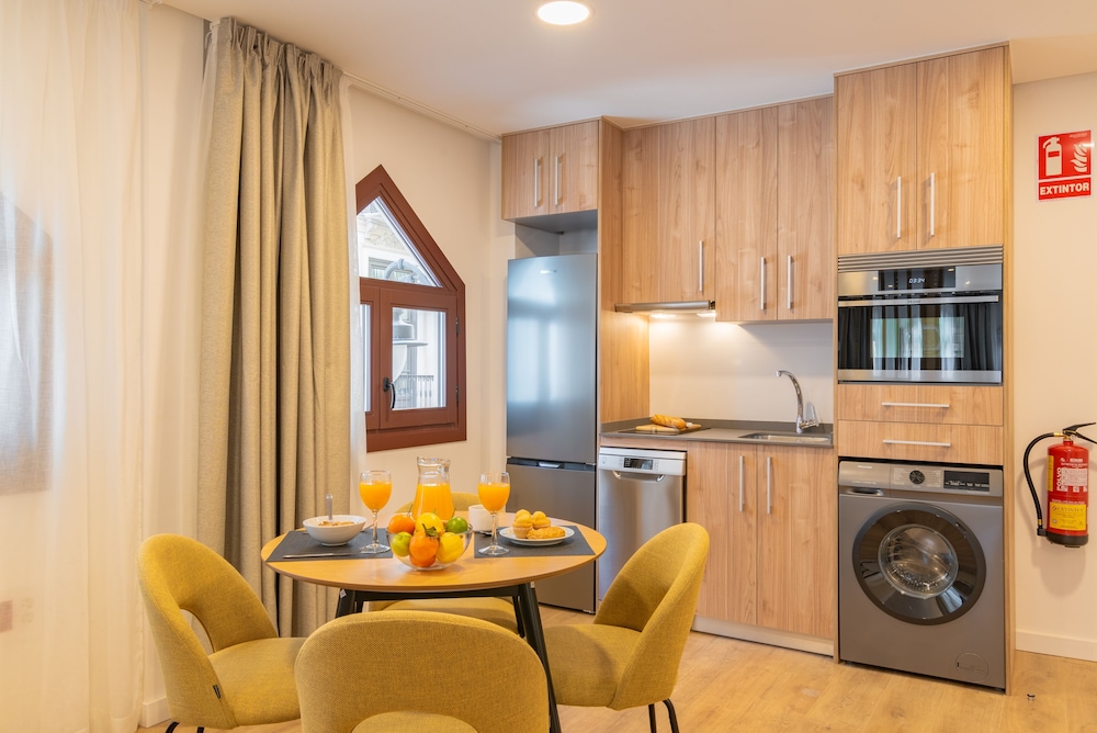 Feelathome Atarazanas Apartments 45