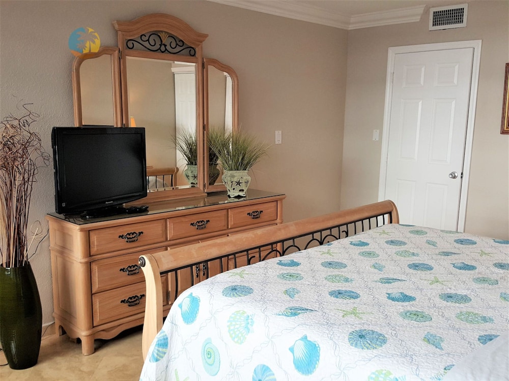 Cozy 2 Bedroom With Ocean Views - 510