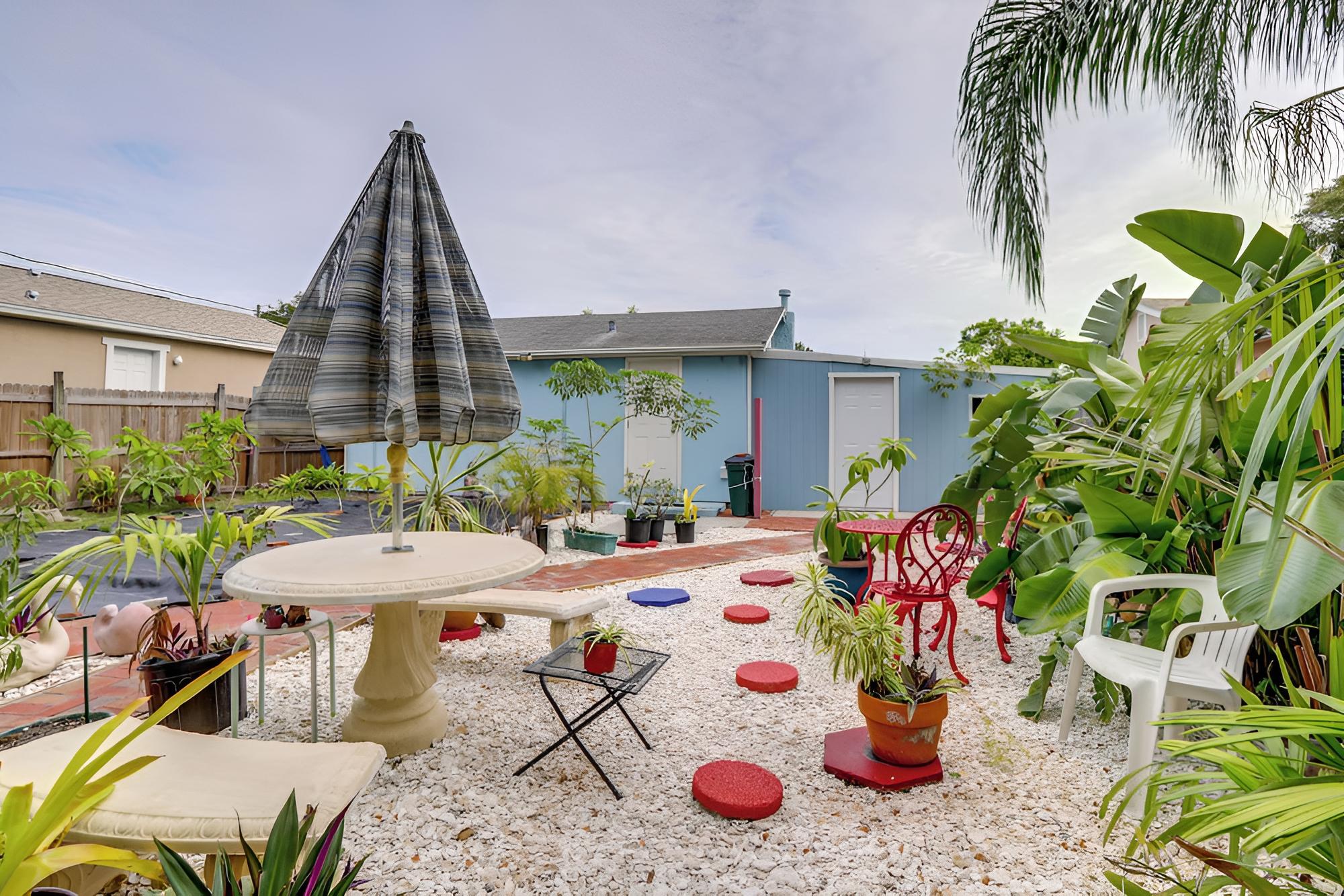 Quaint Jungle Hideaway Near Downtown St. Pete view 5
