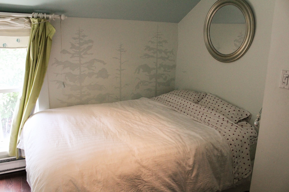 The Bishop Stays - Image 2