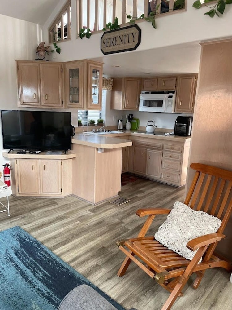 Oceanview Cabin 28 w Jacuzzi Terrific Views