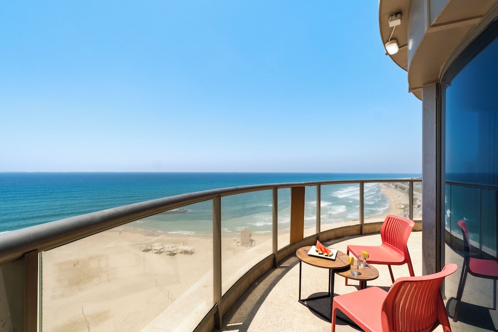 HaCarmel Beach Penthouse by Sea N Rent