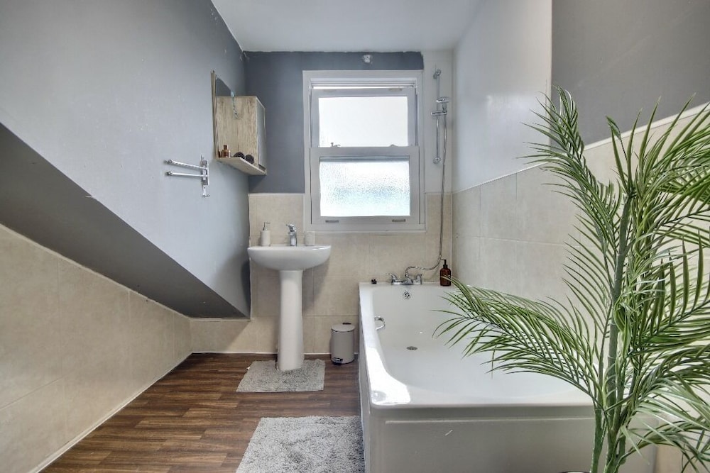 Top Floor Apartment in South Parade Pier