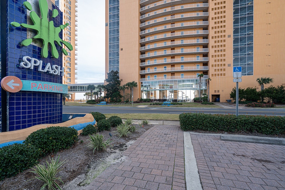 Beachfront Haven 2 BDR Kid-friendly Resort! view 3
