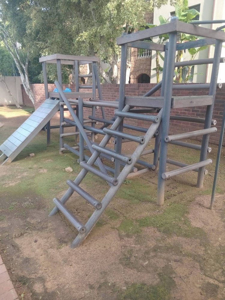Ground flr 3bed Apartment Private Garden