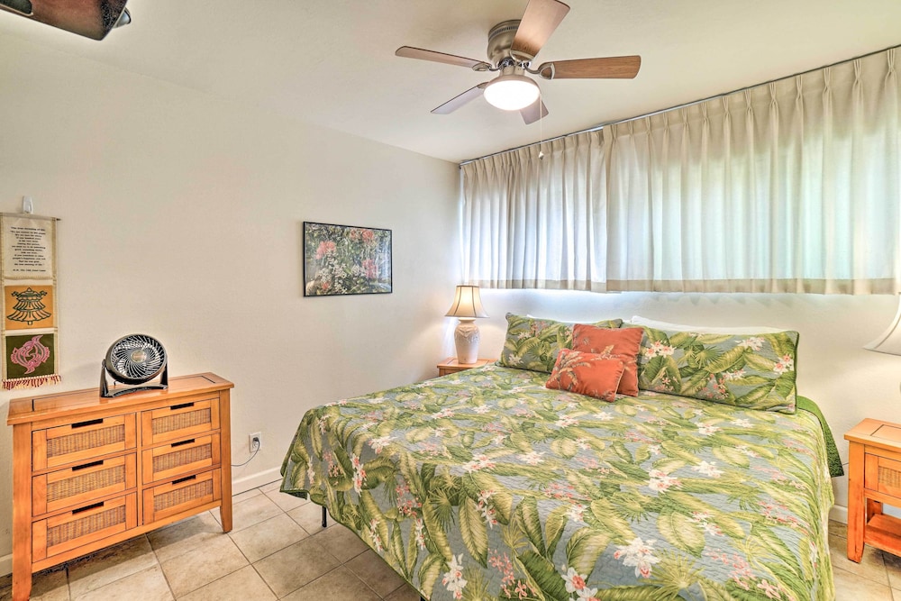 Kaunakakai Escape: Heated Pool & Beach Access