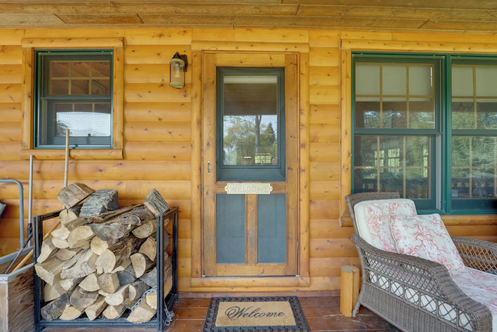 1 Mi to Public Beach: Port Austin Cabin w/ Hot Tub