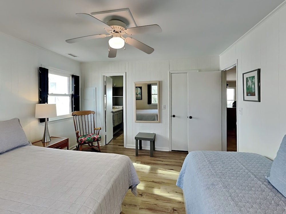 Polly's Place by Topsail Realty