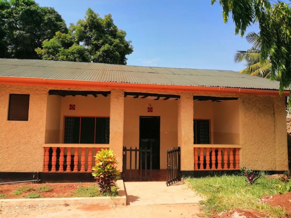 Ukunda Vacations - Diani Travelers Guest House - Property Image 10