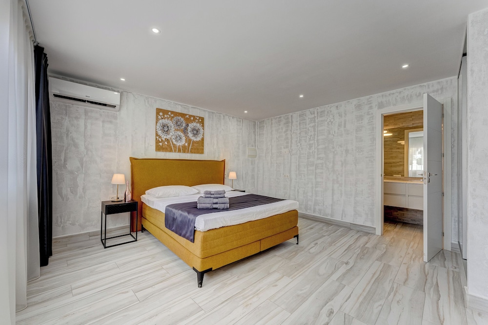 BAL Apartments - Adults Only