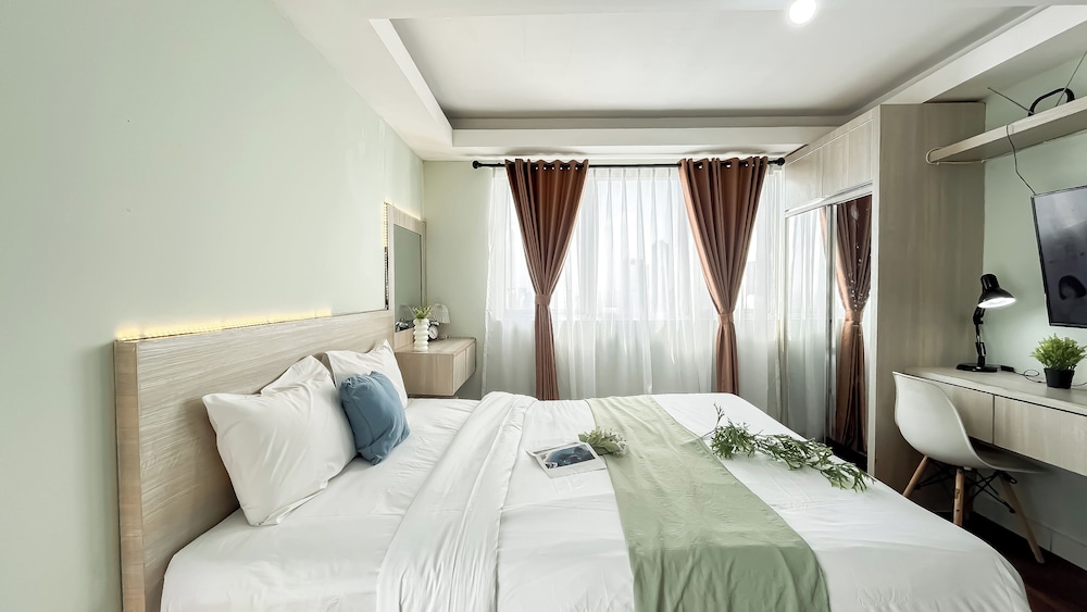 Minimalist And Homey Studio Apartment Amethyst