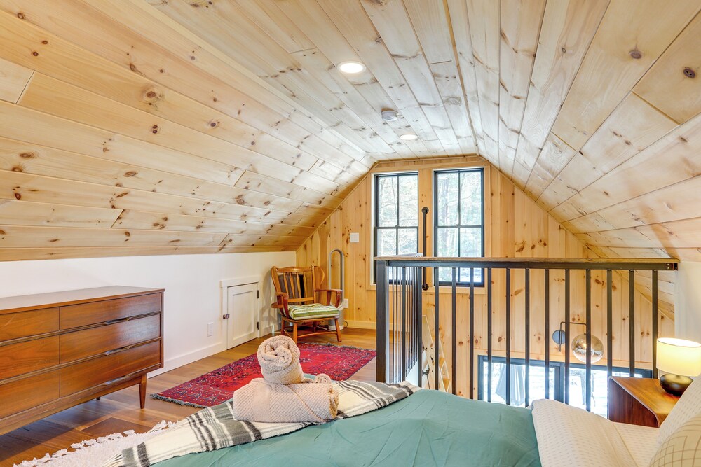 Waterfront Studio w/ Loft & Dock Near Narrowsburg!