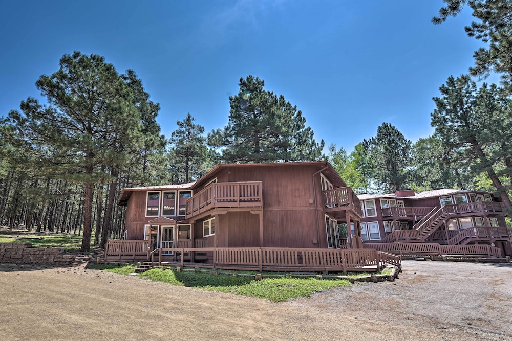 Walk to Ski & Trails: All-season Angel Fire Escape view 3