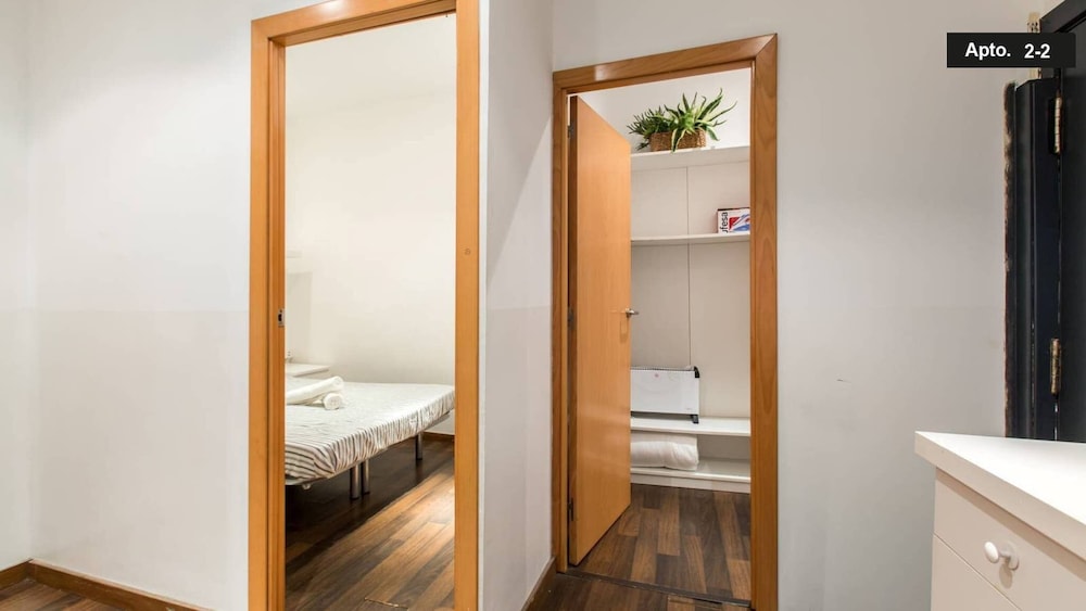 Two Bedroom Apartment in the Heart of the Born 22 photo 2