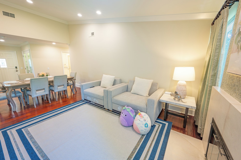 Luxury living with Spa &Pool near Disney
