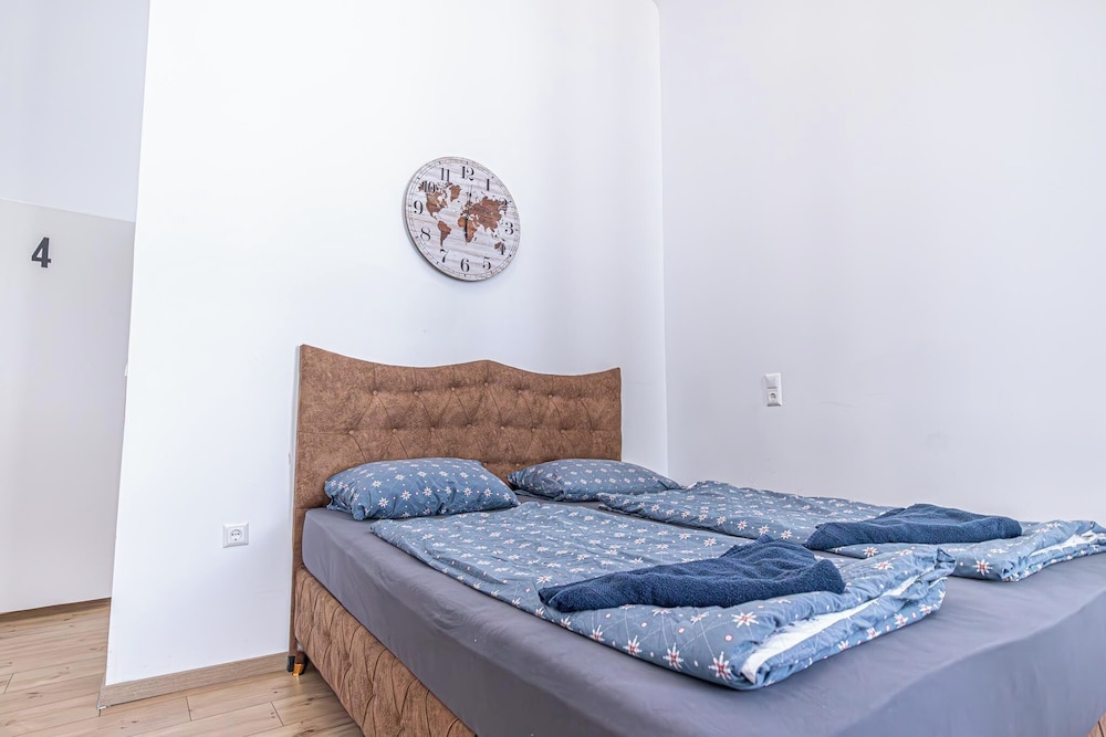 Large 5BR Central Flat Near Augarten