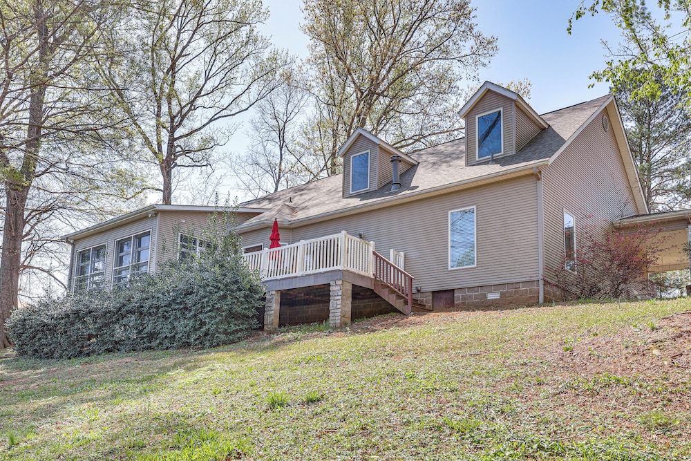 Private Dock: 'the River House' in Heber Springs!